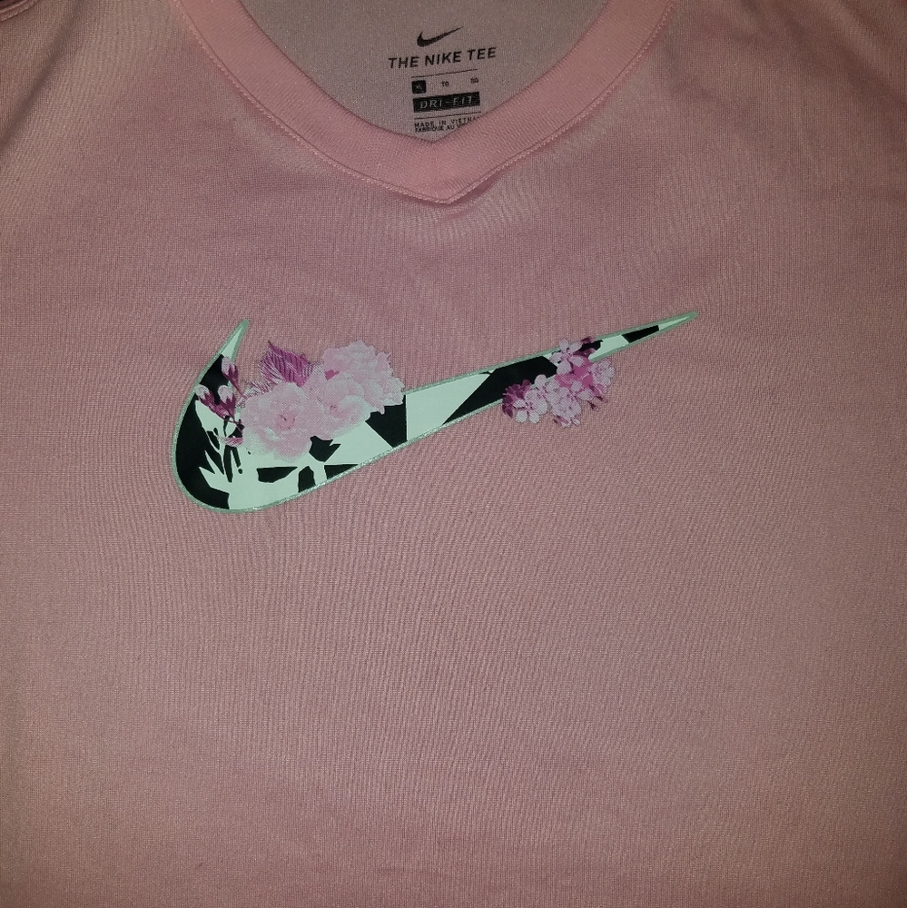juniors XL nike shirt
